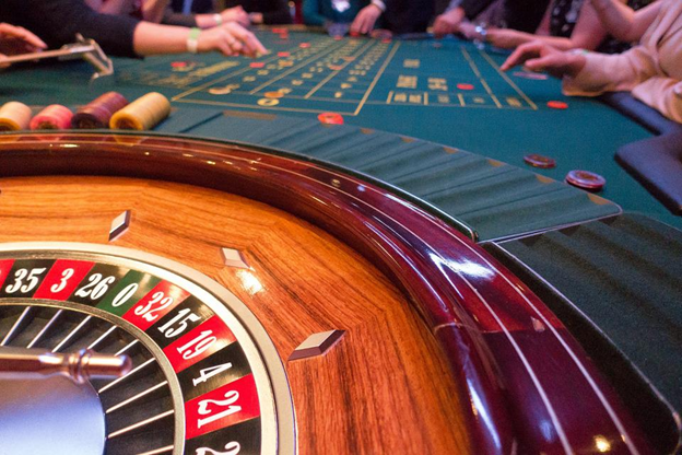 How To Throw The Perfect Casino-Themed Party